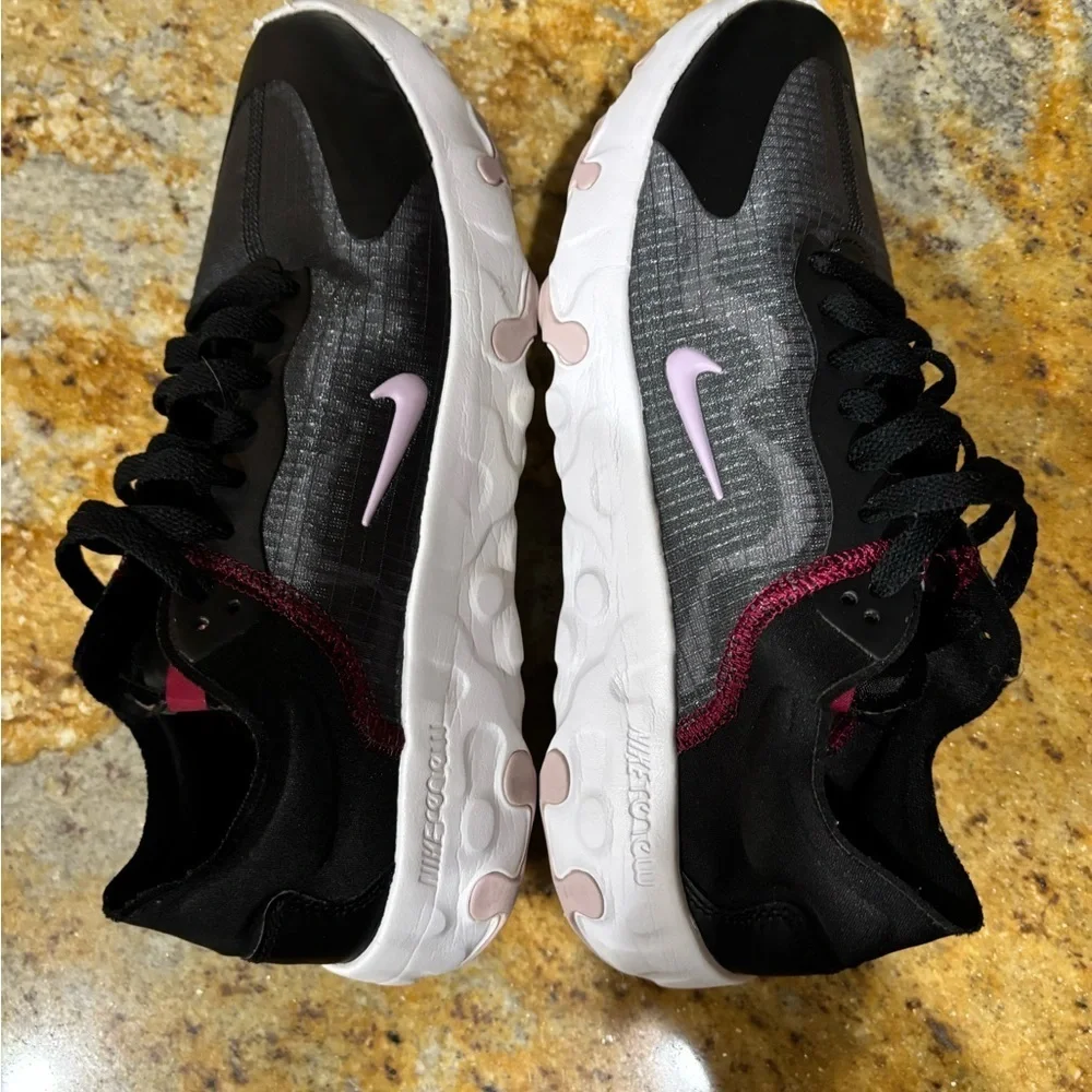 Nike Renew size 9